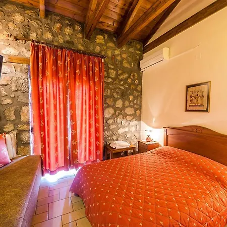 Bed and breakfast Ta Pitharia *