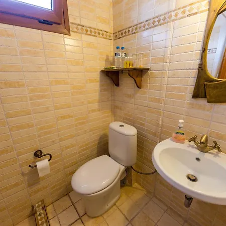 τα πιθάρια Πελασγία